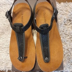 Brand New. Bearpaw sandles size 8